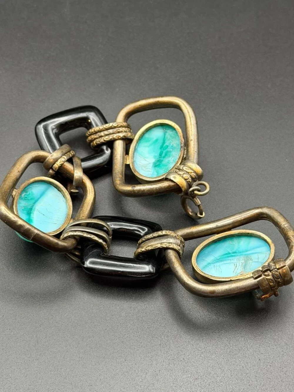 VTG BOHO Victorian Revival brass link bracelet green lucite moon glow stones 8